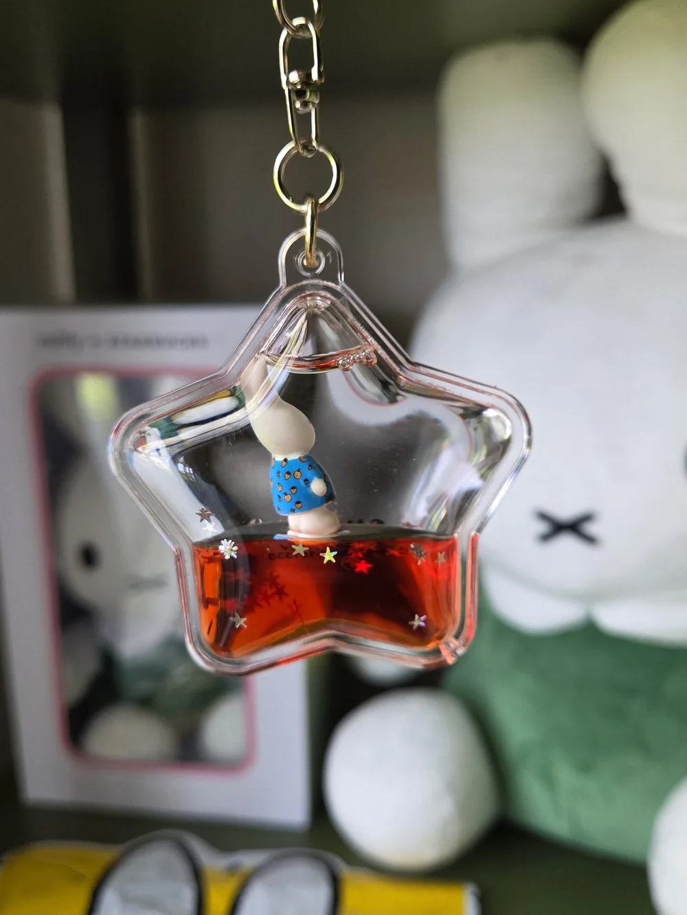 Miffy Star-Shaped Red Liquid Keychain - Kids Accessory